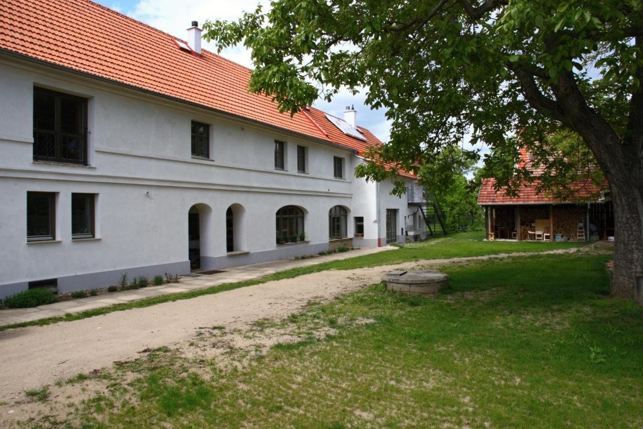 Ubytovani Na Statku Vedomice Exteriör bild