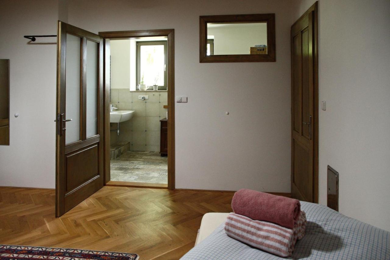 Ubytovani Na Statku Vedomice Exteriör bild